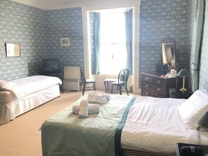 Family Room, Sea View | Desk, free WiFi, bed sheets - Cannon House Hotel (Rothesay)