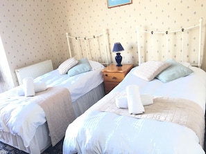 Quarto duplo, vista para o mar | Escrivaninha, Wi-Fi de cortesia, roupa de cama