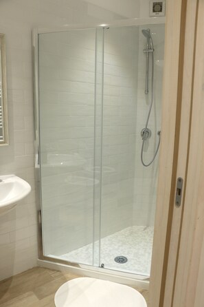 Shower, hair dryer, bidet - B&B Napoli La scalinata di Chiaia (Naples)