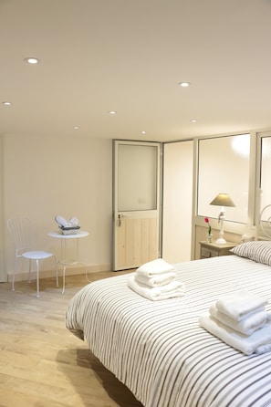 Chambre Triple Économique, 1 lit double | Wi-Fi gratuit, draps fournis