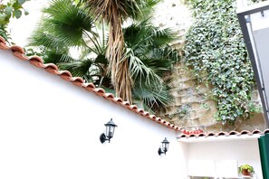 Exterior detail - B&B Napoli La scalinata di Chiaia (Naples)