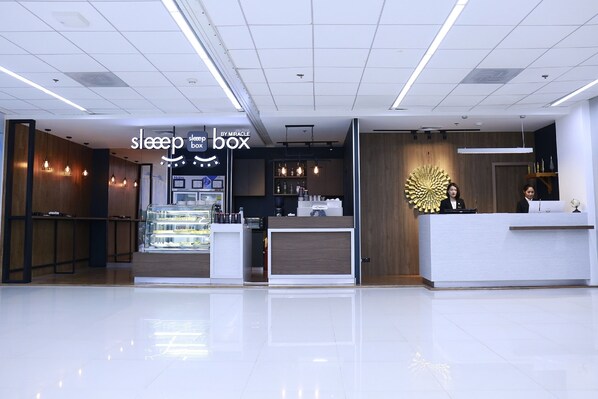 Exterior - Sleep Box by Miracle (Bangkok)