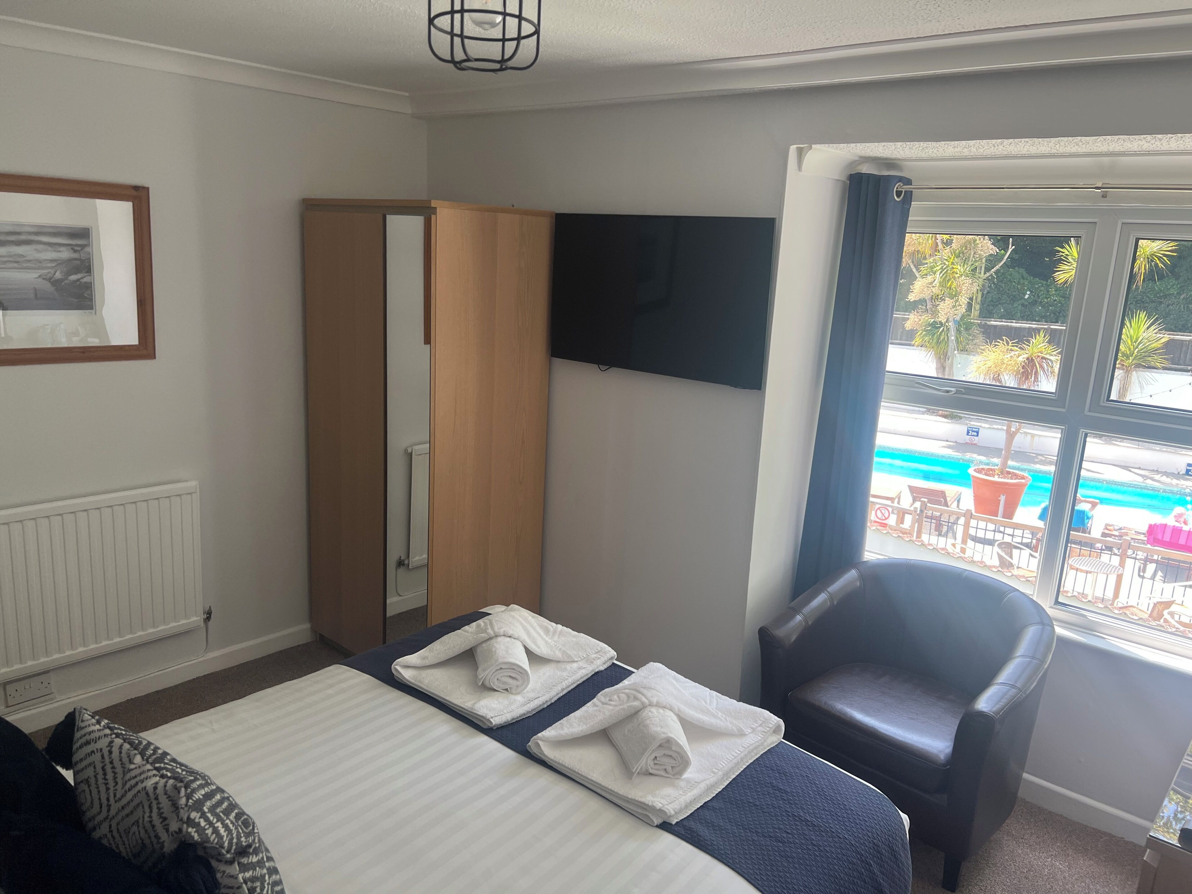 Wifi gratis y ropa de cama 