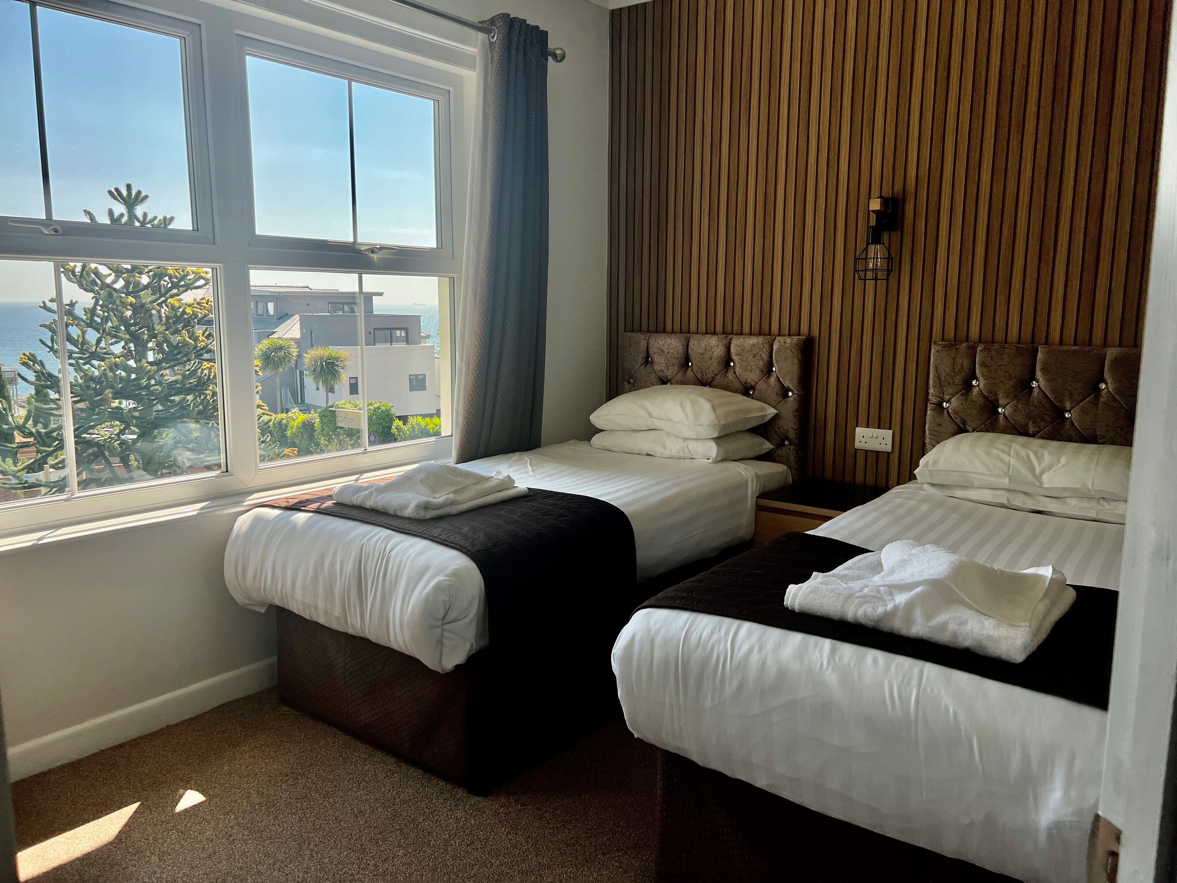 Wifi gratis y ropa de cama 