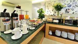 Desayuno bufé gratuito y diario