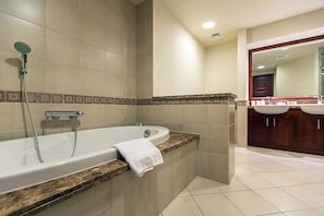 Apartment, 2 Bedrooms | Bathroom