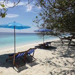 Sulla spiaggia, immersioni subacquee, snorkeling, kayak