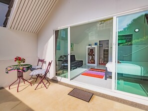 Familienvilla, Mehrere Schlafzimmer, eigener Pool, Bergseite | Zimmerausstattung