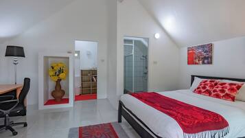 Family Villa, Multiple Bedrooms, Private Pool, Mountainside | Pillow-top beds, in-room safe, individually decorated