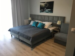 Deluxe-dobbeltværelse | Skrivebord, baby-/barnesenge (tillægsgebyr), ekstra senge (tillægsgebyr)