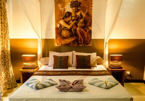 双人房 | 迷你吧、客房内保险箱、办公桌、免费 WiFi