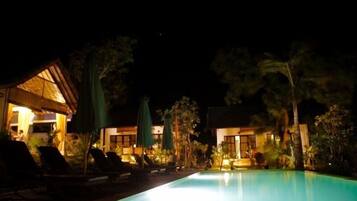 Fassade der Unterkunft – Abend/Nacht