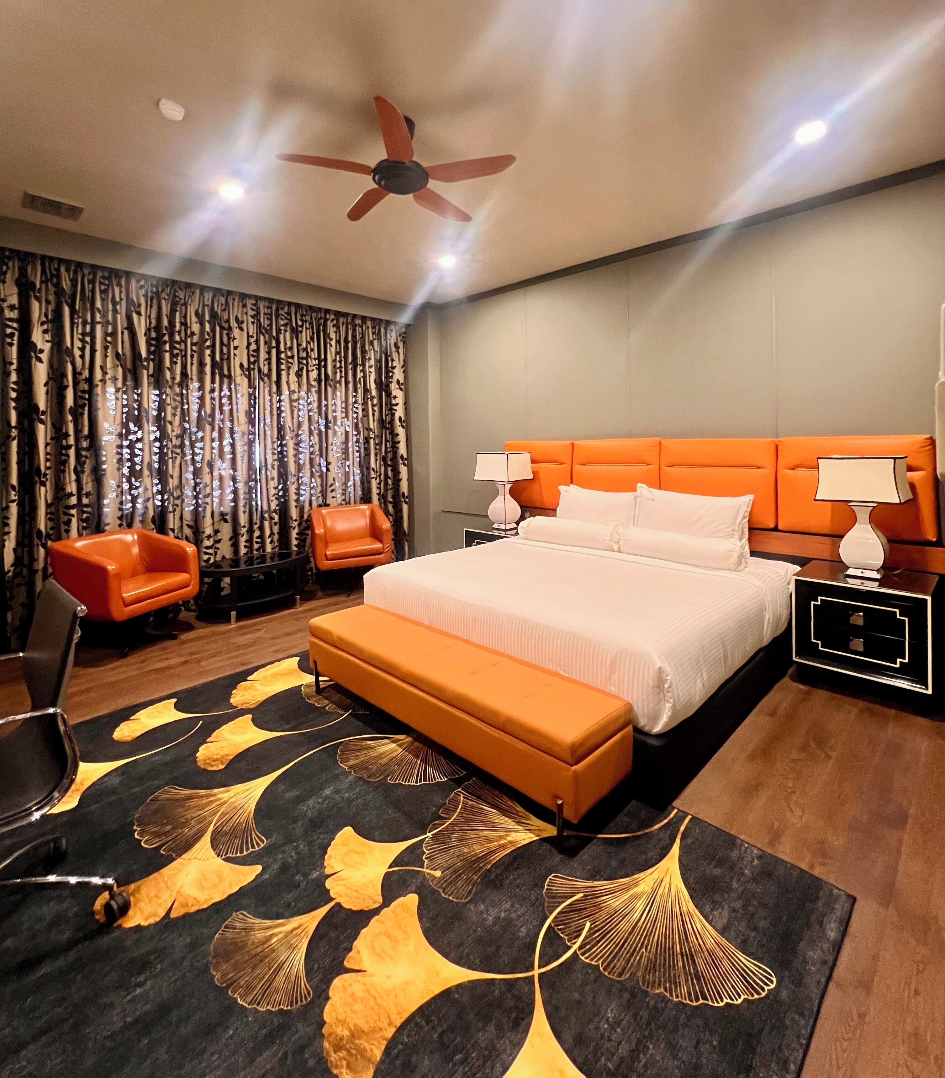 Kahden hengen junior-huone (yksi tai kaksi sänkyä) | Minibaari, tallelokero huoneessa, yksilöllisesti sisustettu