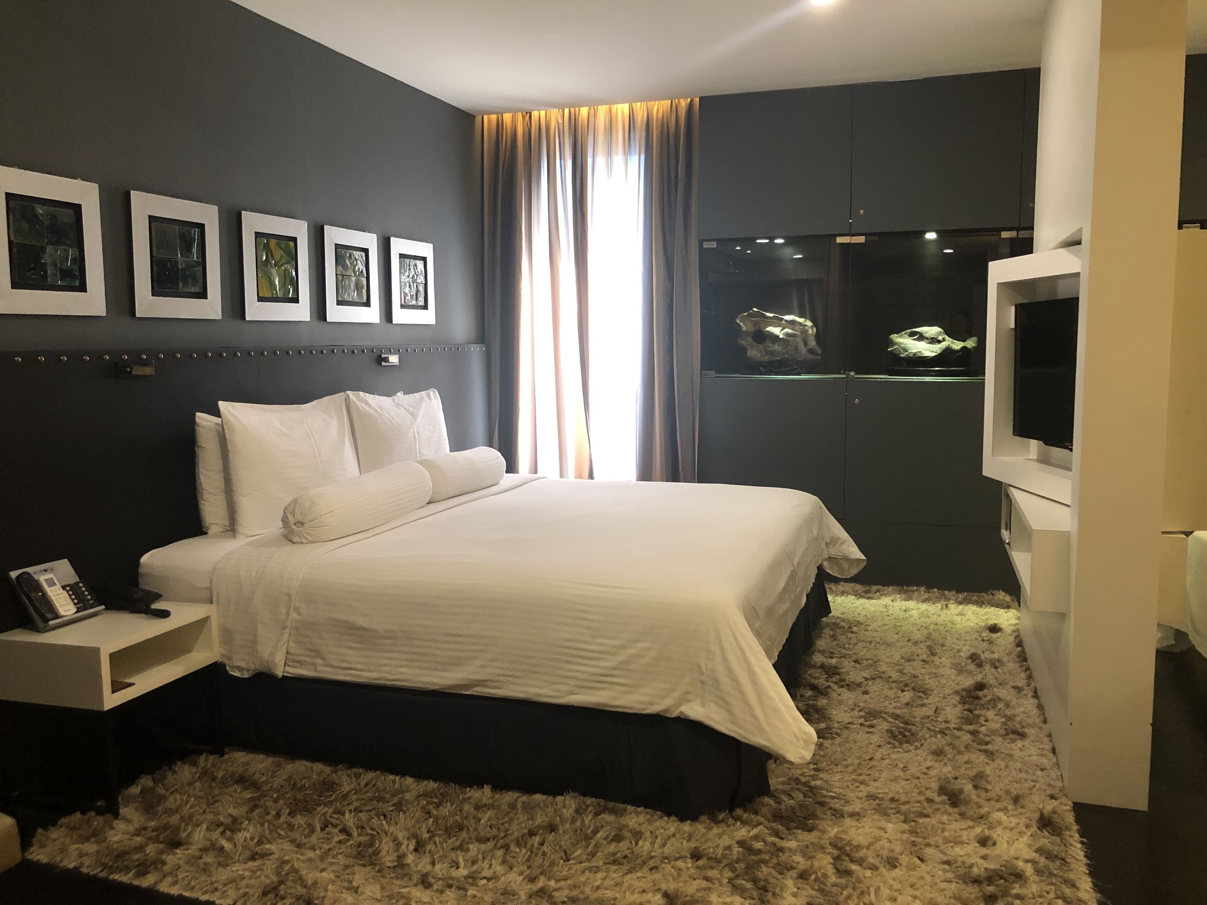 family room, multiple beds | 1 bedroom, minibar, in-room safe, individually decorated