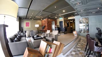 Sala de estar en el lobby