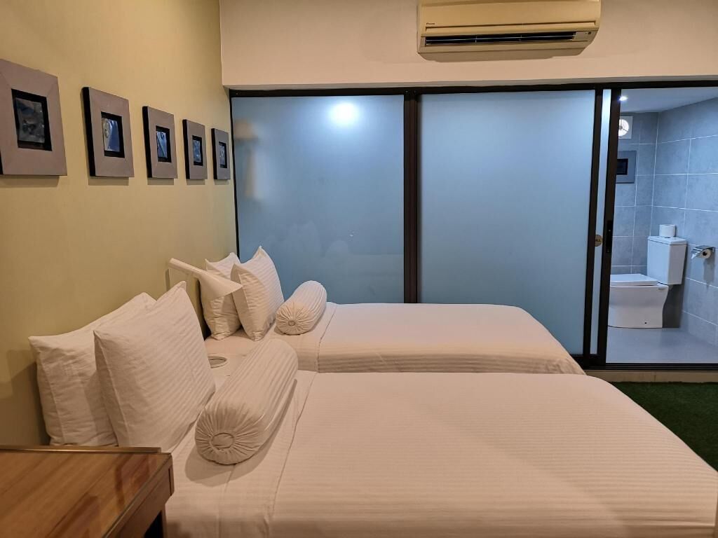 Minibar, in-room safe, individually decorated, individually furnished