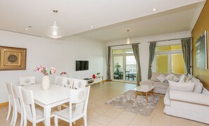 Apartment, 2 Bedrooms | Living area