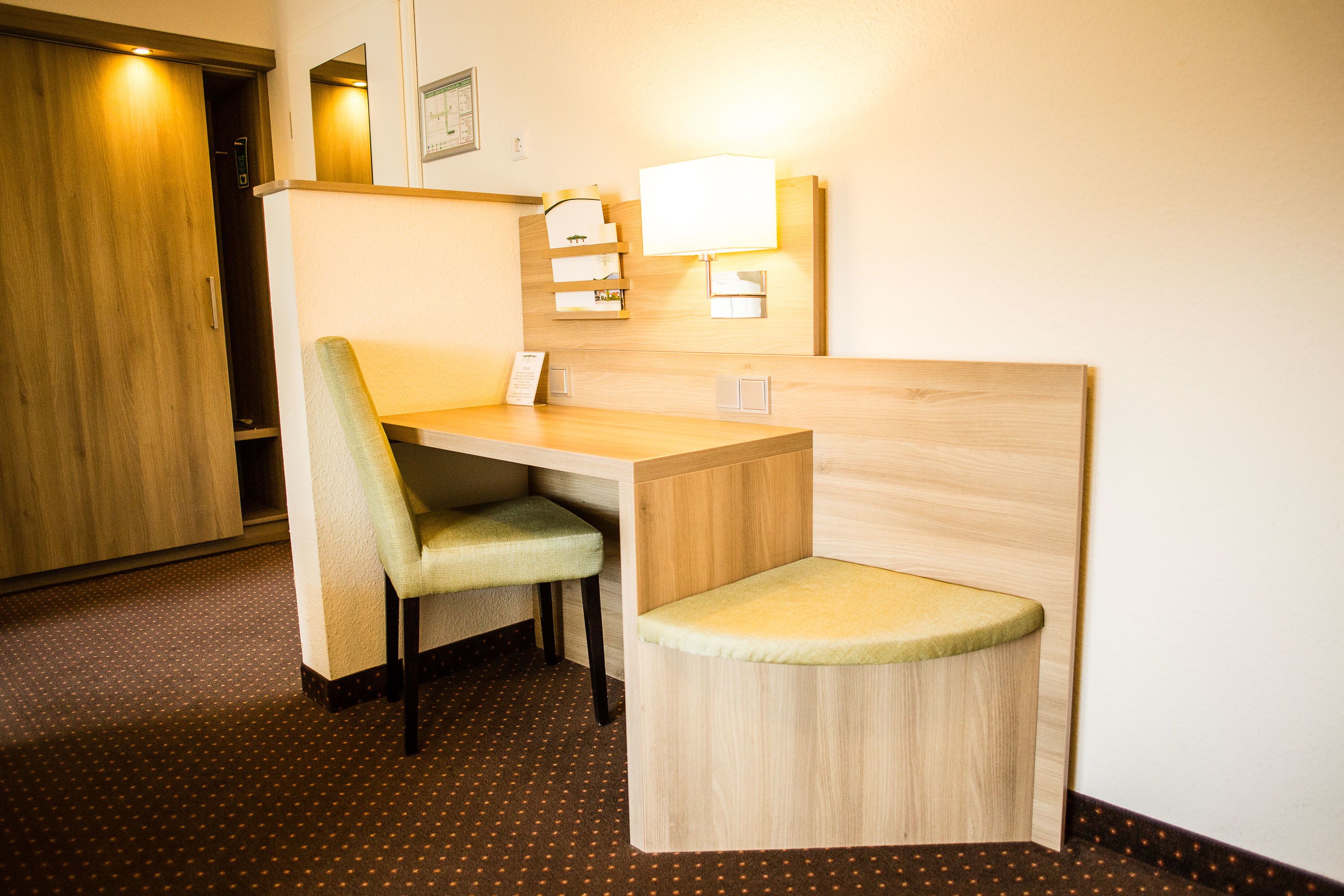 in-room business centre