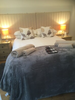 Chambre Double, salle de bains attenante