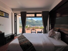 Minibar, in-room safe, desk, laptop workspace