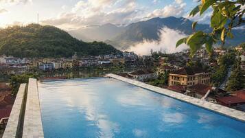 Infinity pool