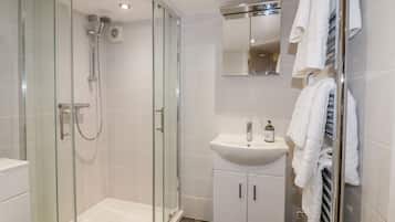 Cottage, Private Bathroom | Bathroom