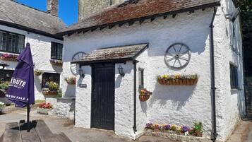 Cottage, Private Bathroom | Exterior