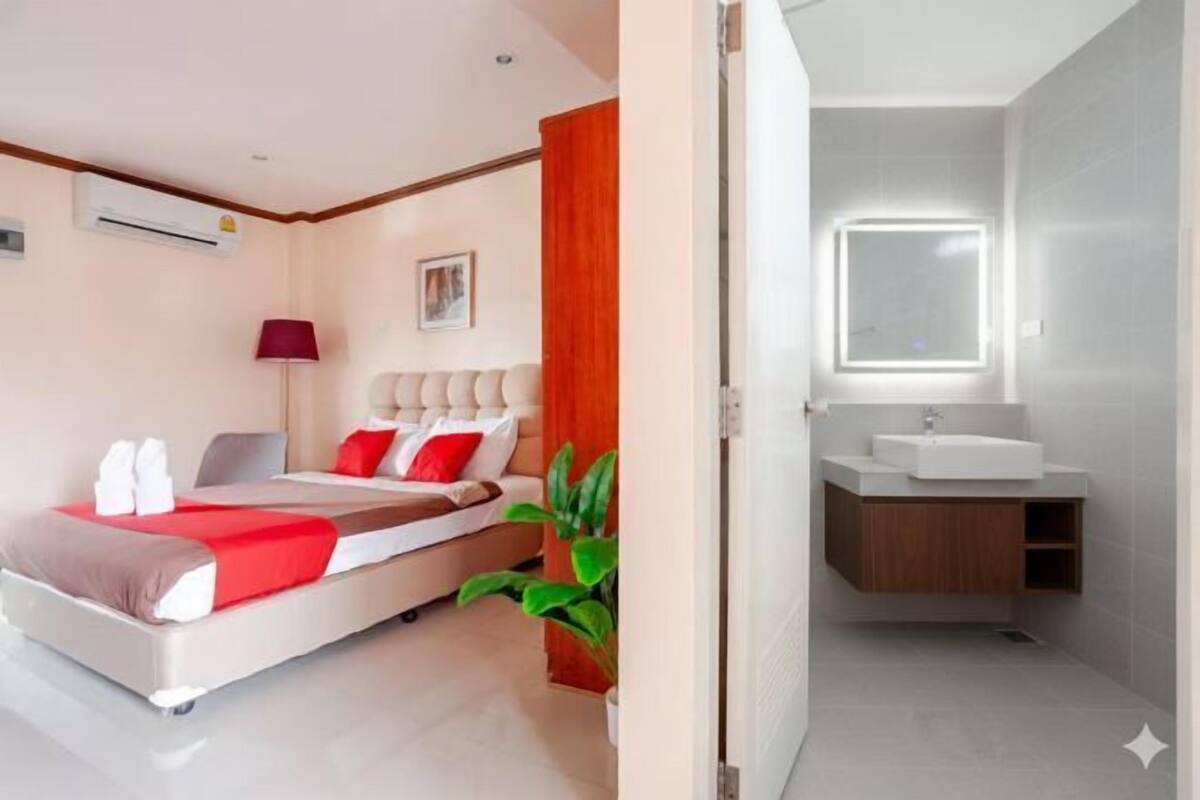 Skrivebord, wi-fi (inkludert) og sengetøy