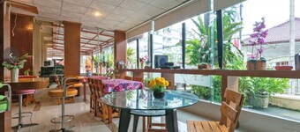 SCN City Hotel