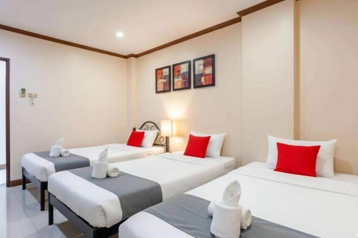 Bàn, truy cập Internet không dây miễn phí, bộ trải giường