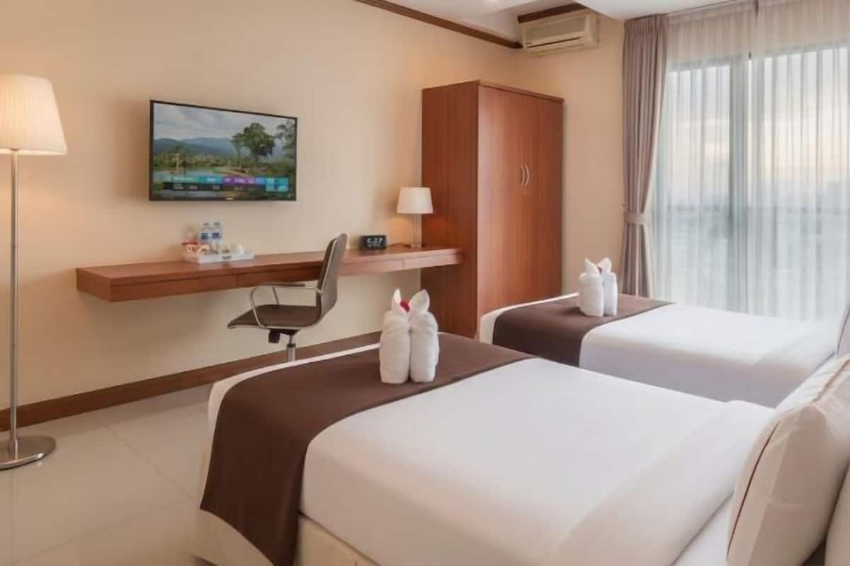 Työpöytä, ilmainen Wi-Fi, vuodevaatteet