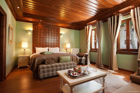 Kamar Double Superior | Minibar, brankas, tirai kedap cahaya, dan tempat tidur bayi gratis