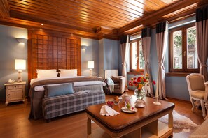 Dobbeltrom – superior | Minibar, safe på rommet, blendingsgardiner og barnesenger (inkludert)