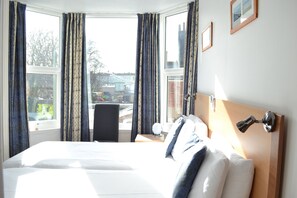 Phòng 2 giường đơn tiện nghi đơn giản, 2 giường đơn | Truy cập Internet không dây miễn phí