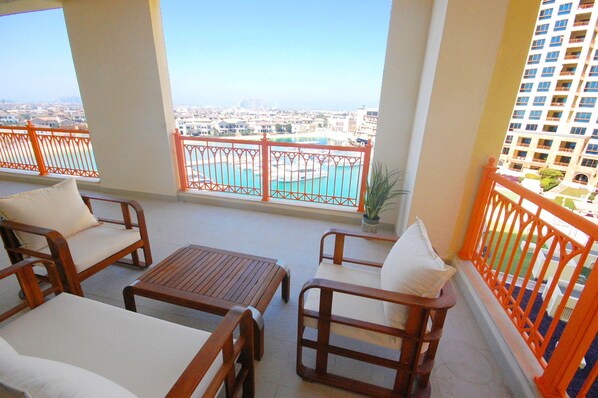 Departamento, 3 habitaciones | Balcón