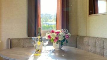 32-inch TV with digital channels