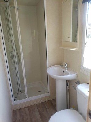 Bathroom - Higher Bruckland Farmhouse B&B (Axminster)