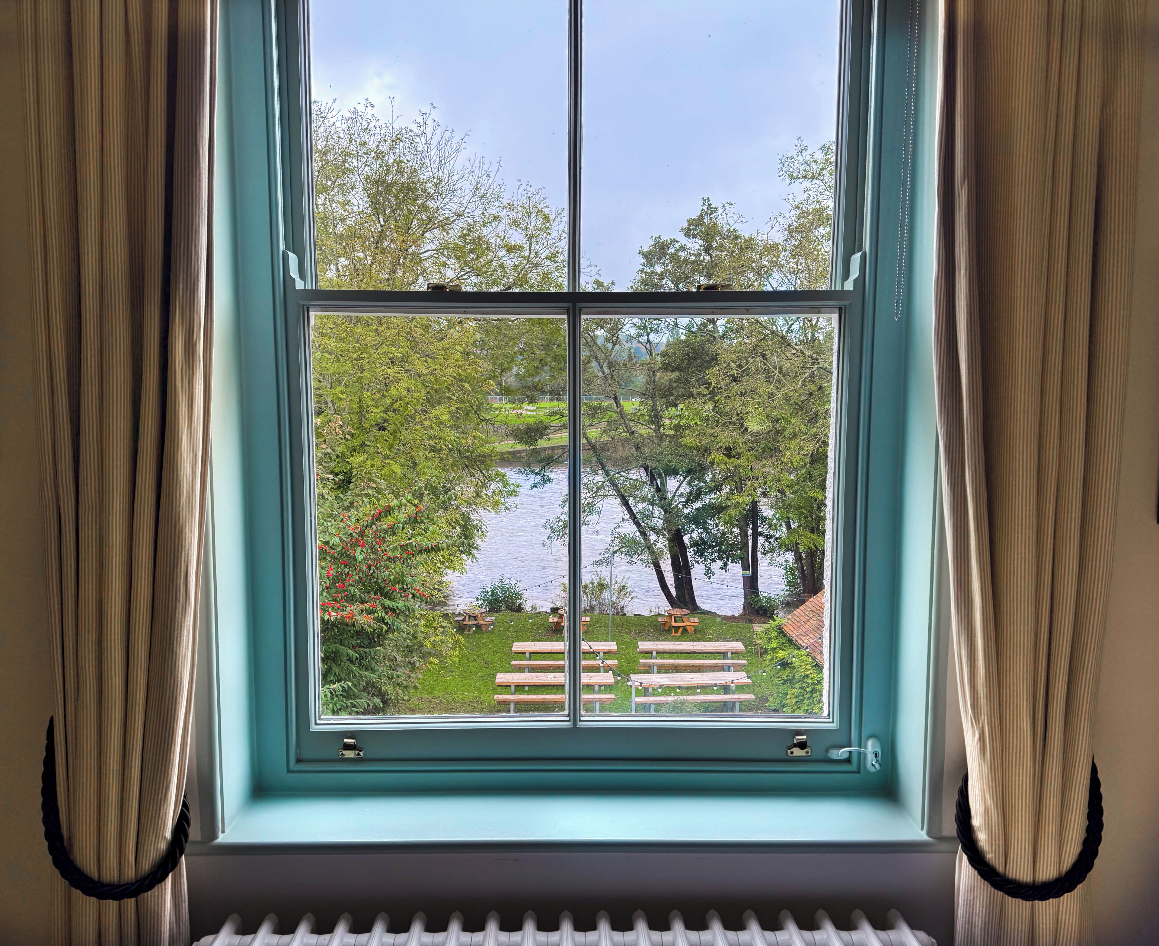 superior king room  | premium bedding, minibar, desk, soundproofing