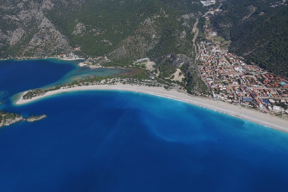 S3 Seahorse Beach Club & Hotel