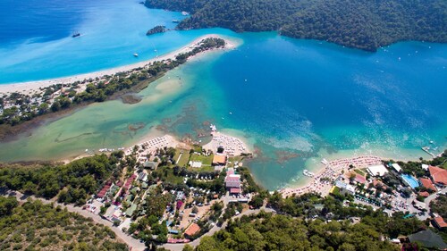 S3 Seahorse Beach Club & Hotel