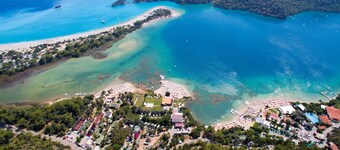 S3 Seahorse Beach Club & Hotel