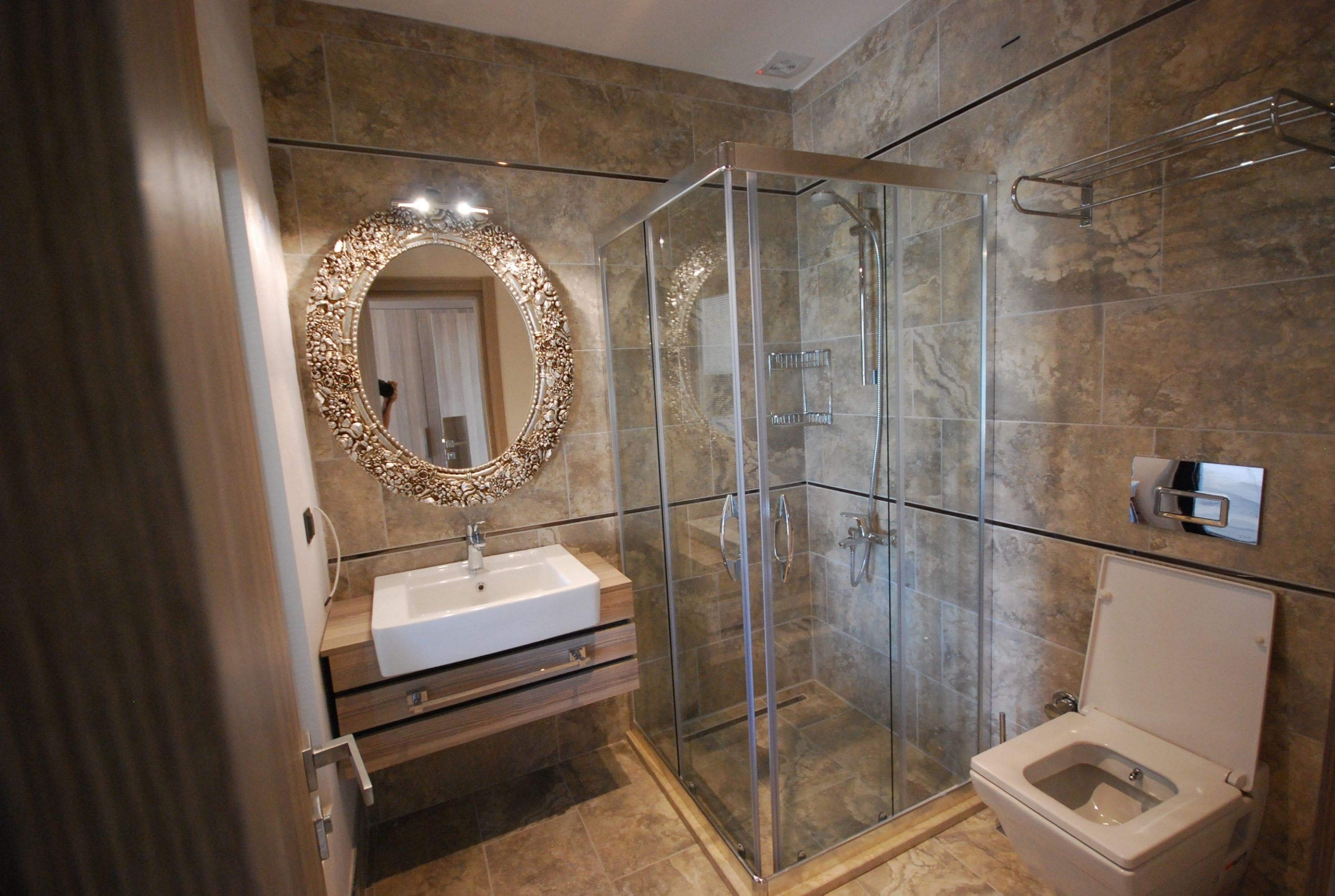 deluxe double room, sea view | bathroom | shower, free toiletries, hair dryer, slippers