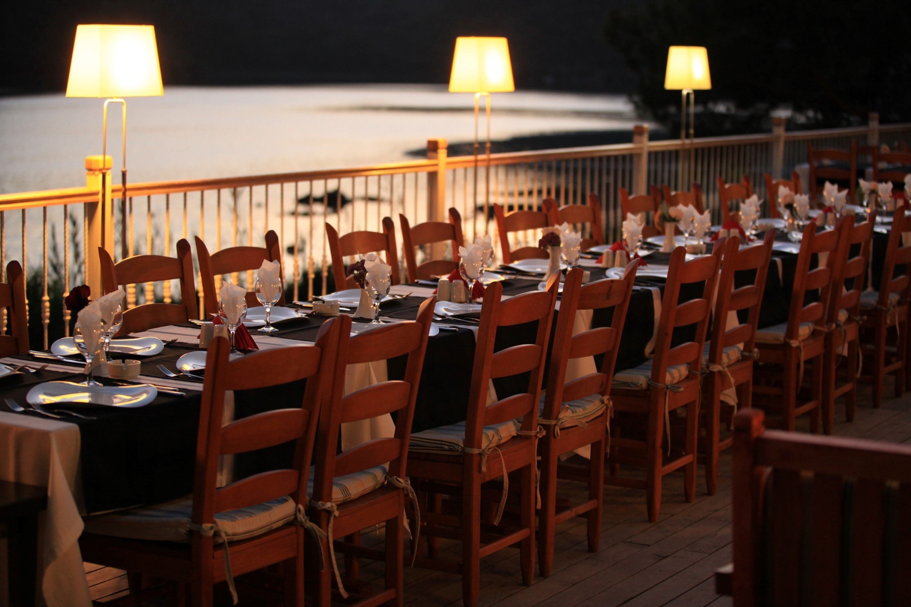 2 restaurants, breakfast served