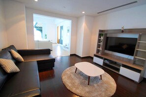 Appartamento, 3 camere da letto | Area soggiorno | TV