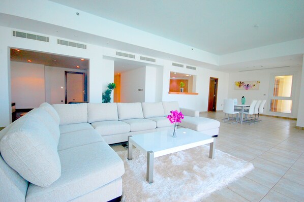 Apartment, 3 Bedrooms | Living area