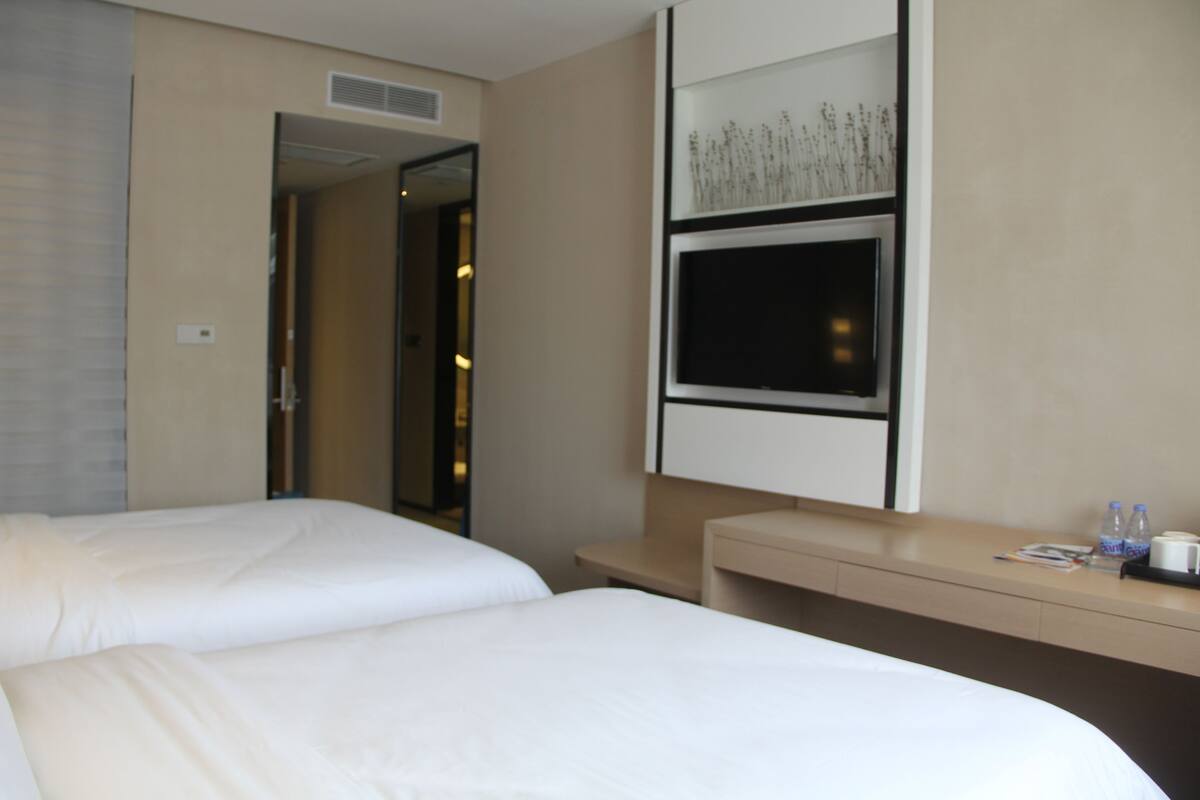 Standard Twin Room | Minibar, desk, blackout curtains, free WiFi