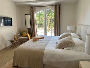 Chambre double supérieure au rez-de-chaussée | Draps en coton égyptien, literie de qualité supérieure