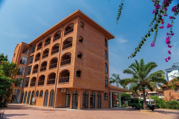 Quarto superluxo | Frigobar, cofres nos quartos, escrivaninha, cortinas blackout