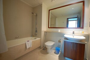 Apartment, 1 Bedroom | Bathroom