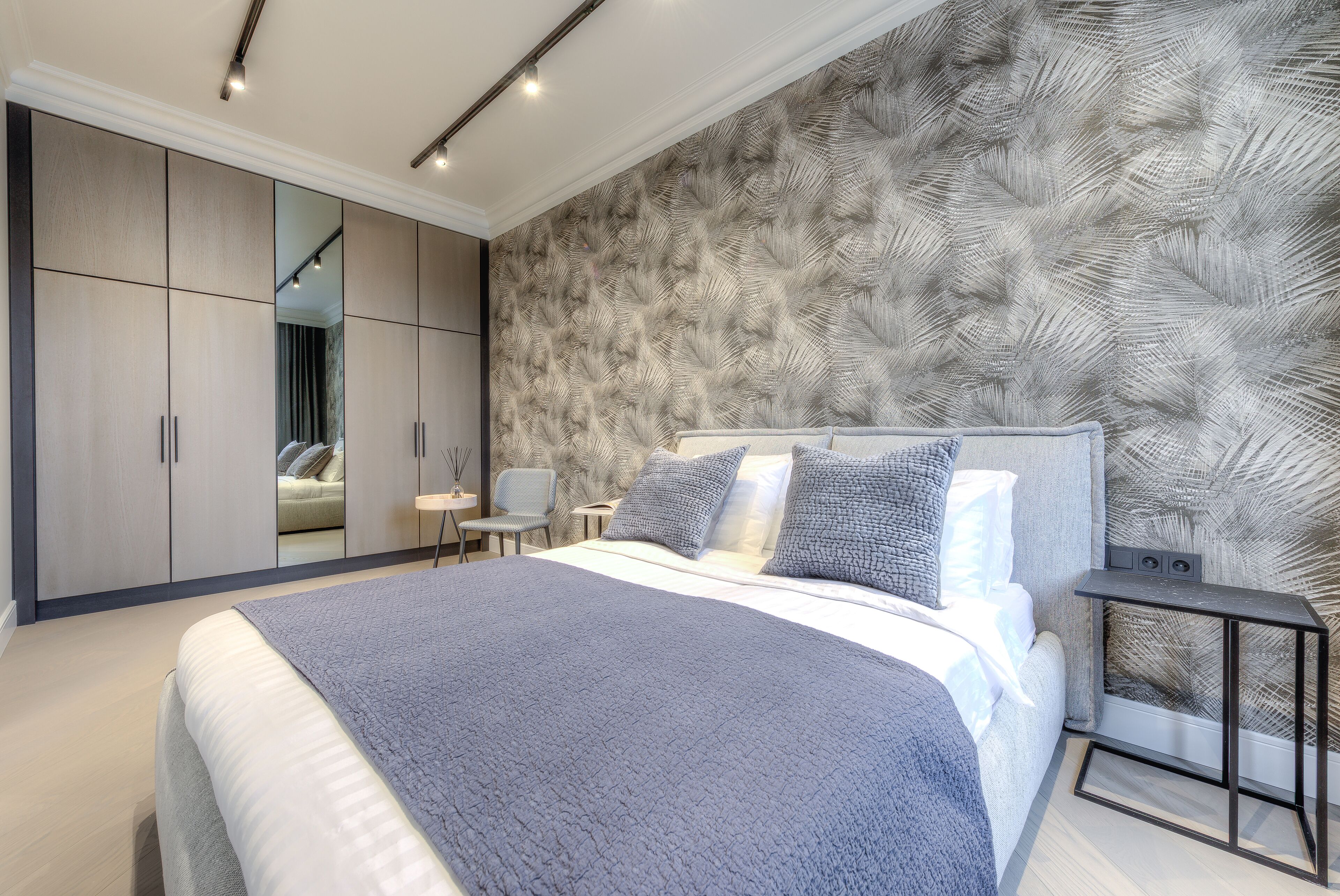 Luxury One Bedroom Apartment, Town Hall sq. View (Didzioji St. 20) | Premium bedding, individually decorated, individually furnished, desk